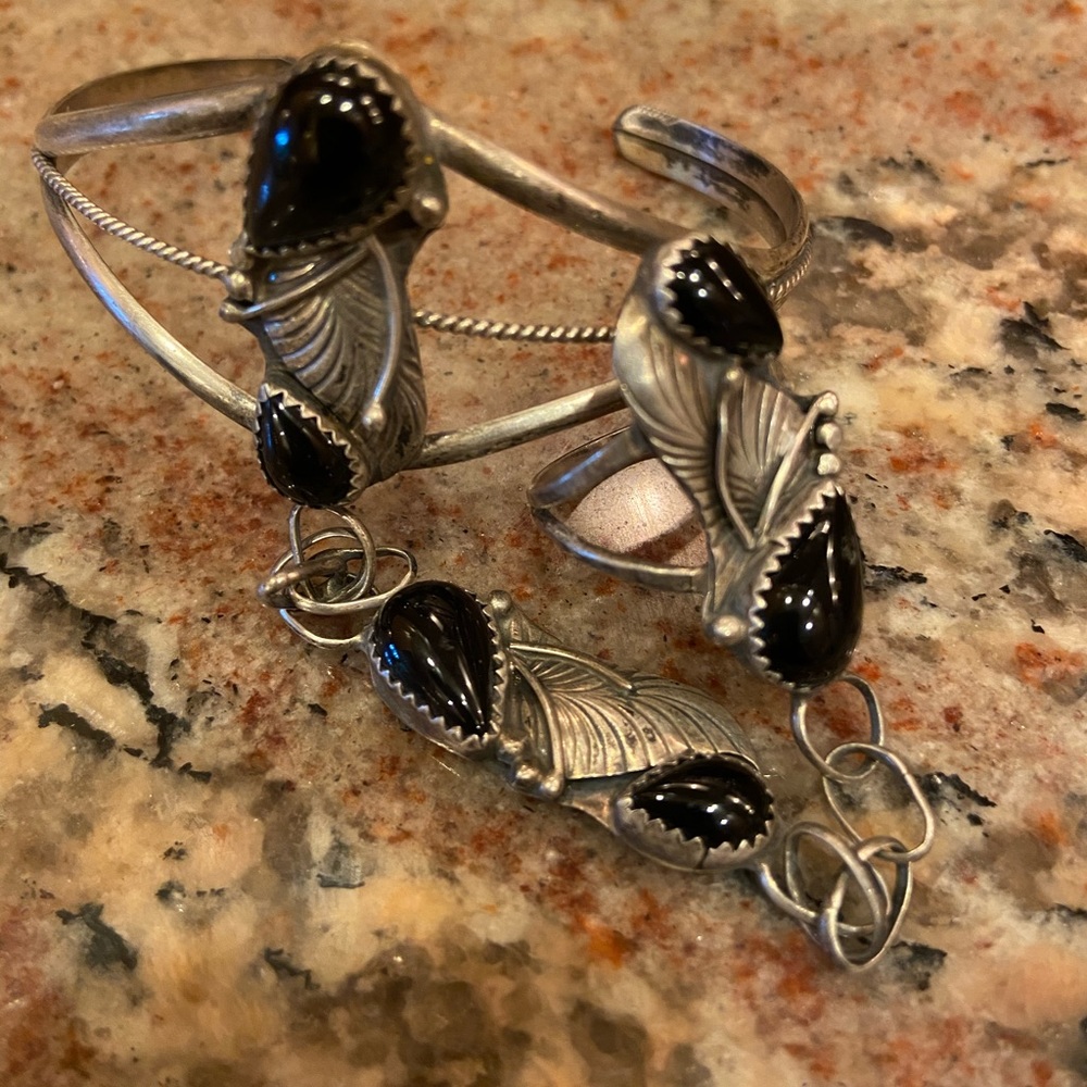 Vintage Black Onyx Southwestern Hand Adornment S